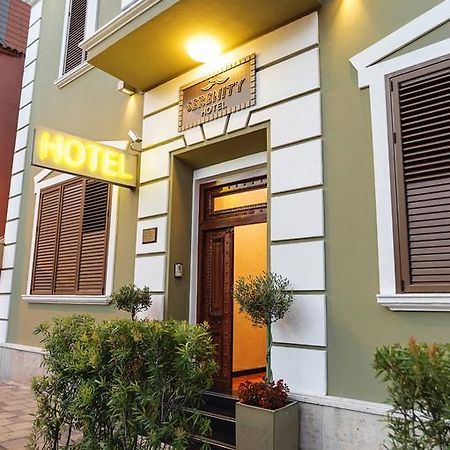 Hotel Serenity Tirana Bagian luar foto