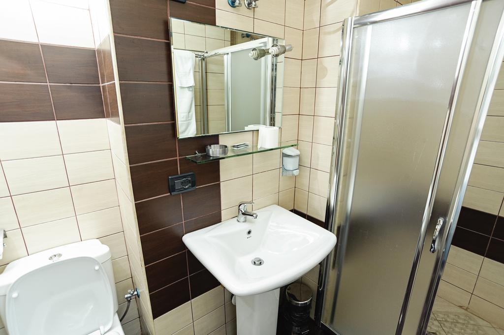 Hotel Serenity Tirana Bagian luar foto